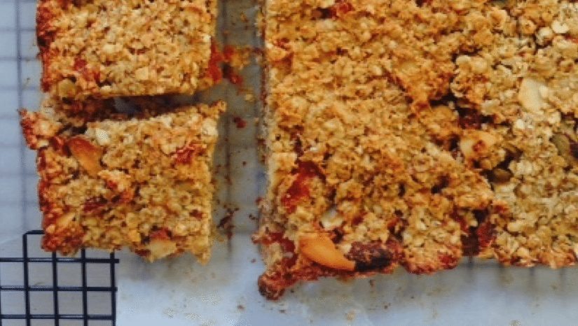 Lunchbox Lovelies: Sugarfree Oat Bars with Pistachios and Apricots